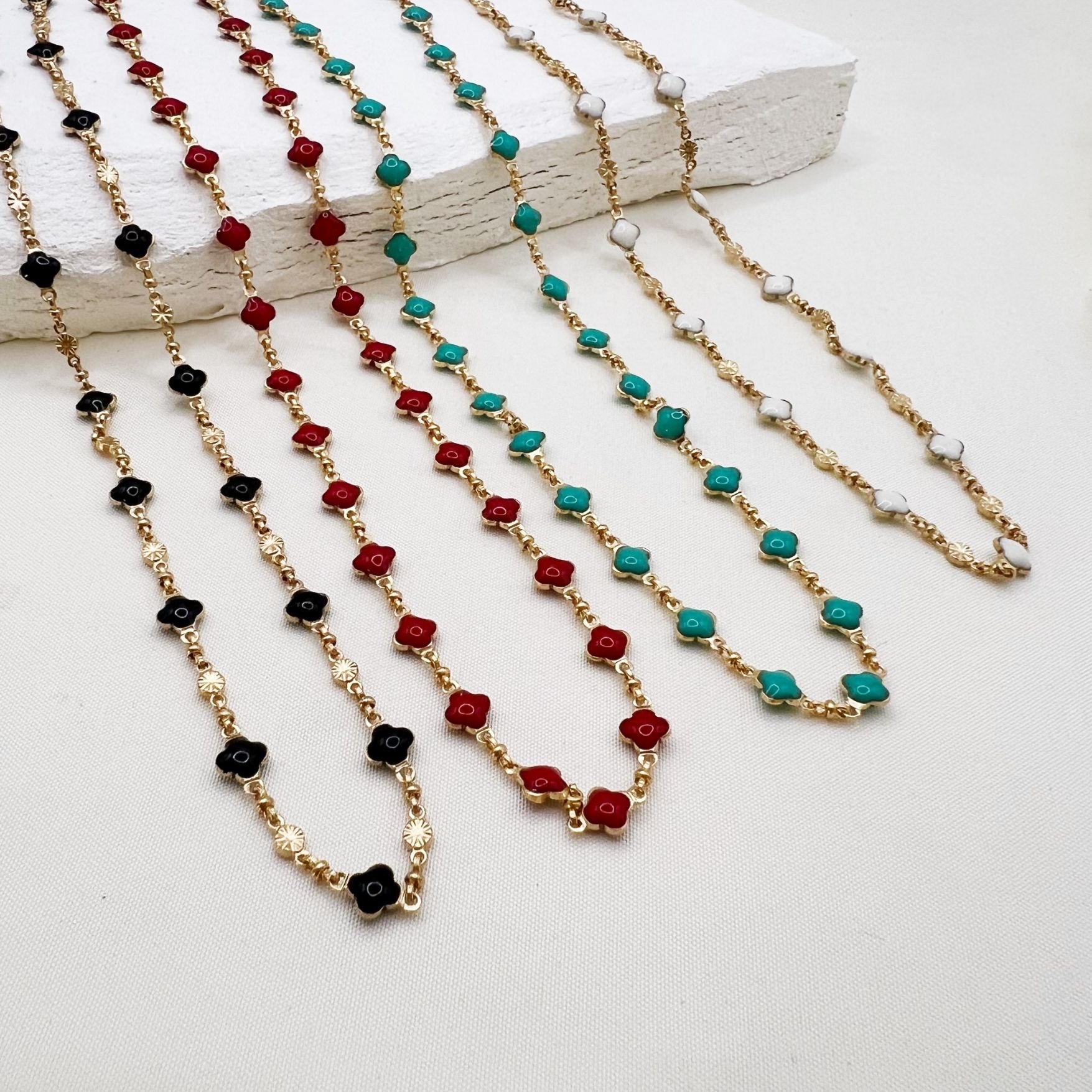 שרשרת בייסיק פרחים זהב